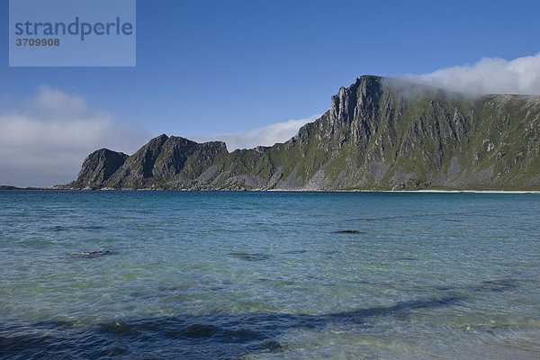 Hoeyvika Bucht bei Stave  Berg Matind  Insel Andoeya  Vesteralen  Norwegen  Skandinavien  Europa