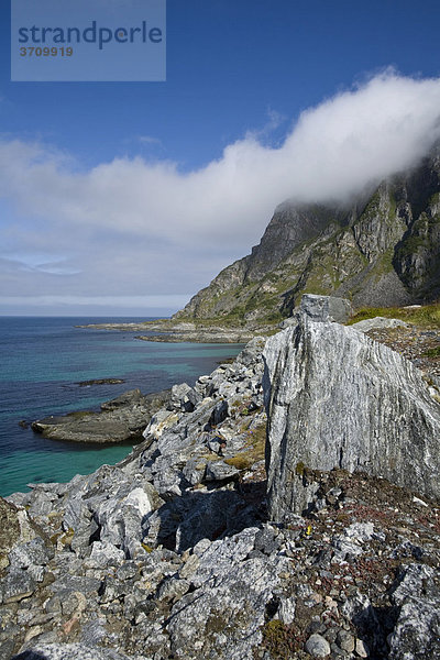 Felsformationen bei Boerhella  Insel Andoeya  Vesteralen  Norwegen  Skandinavien  Europa