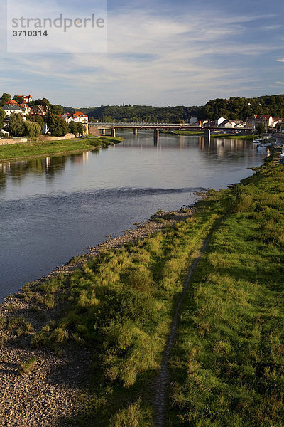 Blick zur Elbe und zur alten Brücke  Meißen  Sachsen  Deutschland  Europa