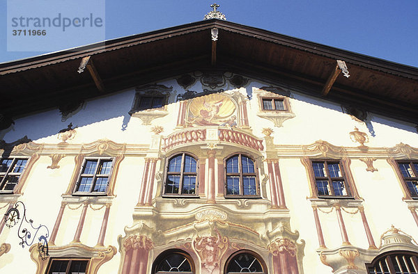 Pilatushaus with frescoes from 1784 in Oberammergau  Lueftlmalerei  Upper Bavaria  Bavaria  Germany  Europe