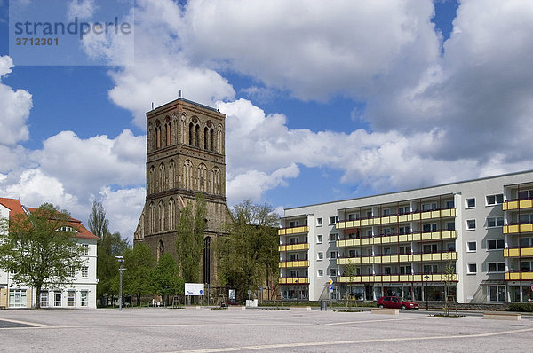 Anklam Mecklenburg-Vorpommern Deutschland Nikolai Kirche vom Stadtplatz