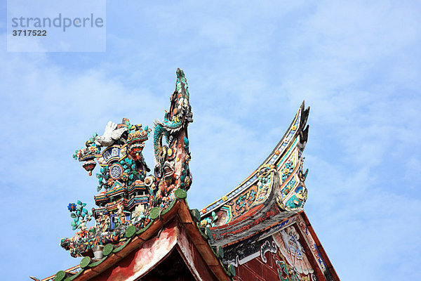 Dekoration auf dem Dach des chinesischen Clanhauses in George Town  Malaysia