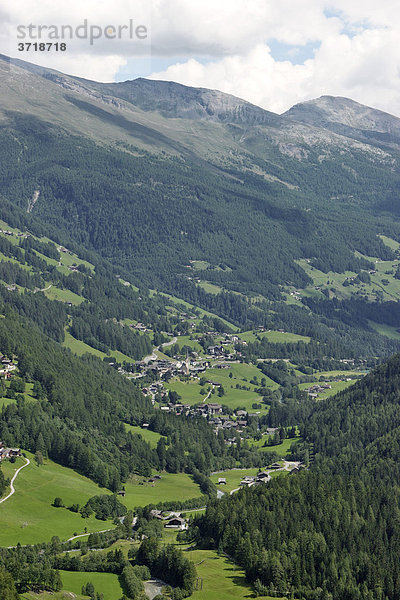 Blick auf Heiligenblut von der Sattelalm Kärnten Österreich