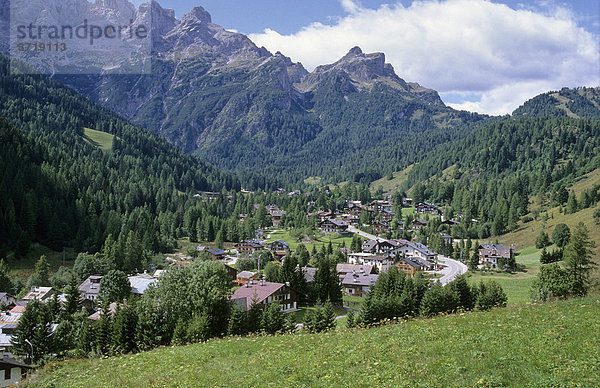 Bergdorf im Valle di Zoldo in den Dolimiten  Italien