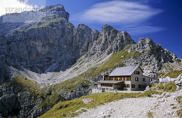 Berghütte am Monte Civetta in den Dolomiten  Italien