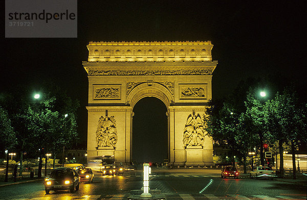 Arc de Triomphe  Triumphbogen bei Nacht  Paris  Frankreich
