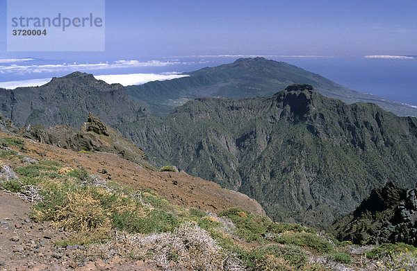 Blick vom Gipfel des Roque de los Muchachos über den Süden von La Palma  Kanarische Inseln  Spanien