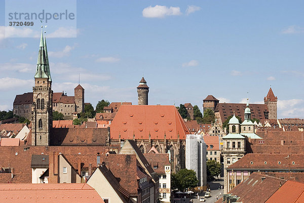 Nürnberg - Stadtpanorama mit Burg