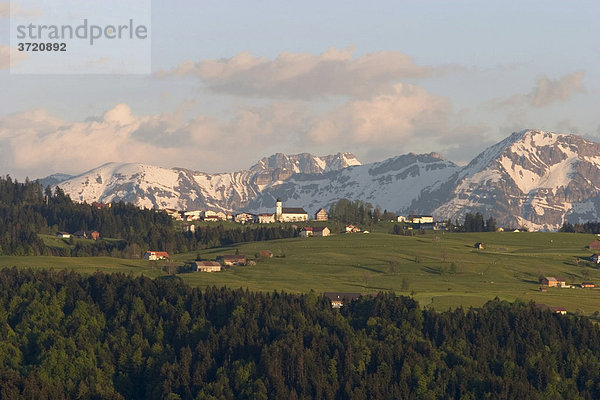 Sulzberg im Bregenzer Wald - Österreich - Blick von Scheidegg im Allgäu - Bayern