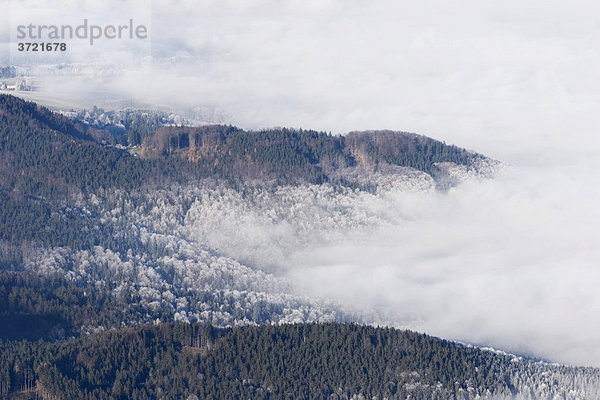 Blick vom Herzogstand über Nebel und Raureif Oberbayern