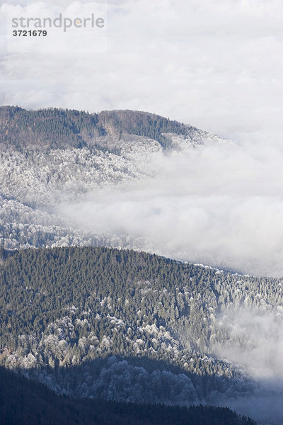 Blick vom Herzogstand über Nebel und Raureif Oberbayern