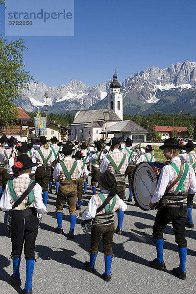 Fronleichnamsprozession in Oberndorf in Tirol Österreich