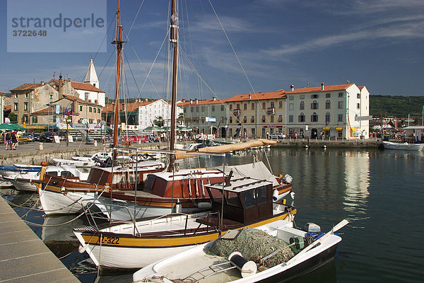 Hafen in Izola an der Adiaküste in Slowenien