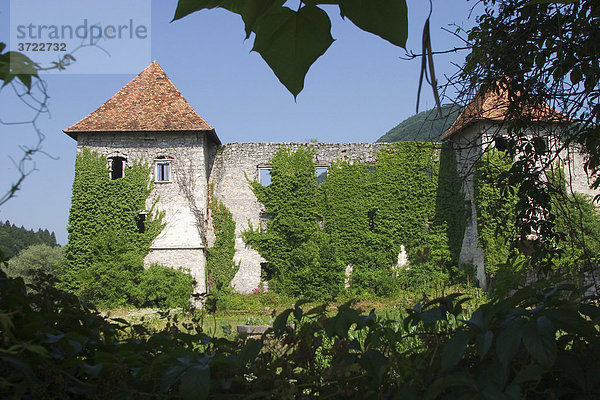 Schlossruine Grad Soteska im Krka-Tal in Slowenien