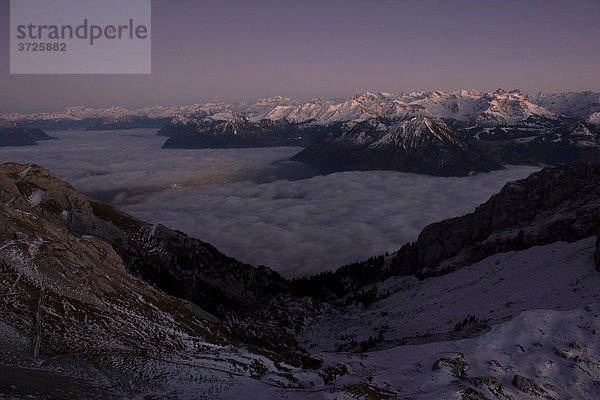 Matthorn mit Berner Alpen im Winter  Pilatus  Luzern  Schweiz