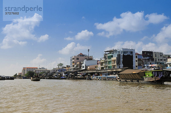 Häuser der Stadt Vin Long  vom Mekong aus gesehen  Vinh Long  Mekongdelta  Vietnam  Asien