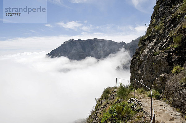 Wanderweg vom Pico do Arieiro  1818m  zum Pico Ruivo  1862m  Madeira  Portugal