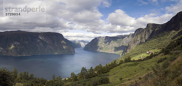 Aurlandsfjord  Aurland  Sogn og Fjordane  Norwegen