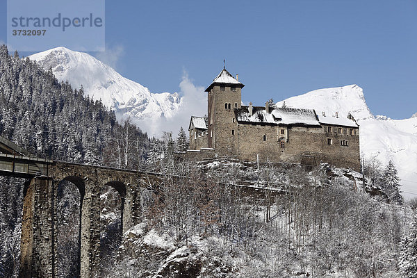 Schloss Wiesberg mit Trisannabrücke  Paznauntal  Tirol  Österreich