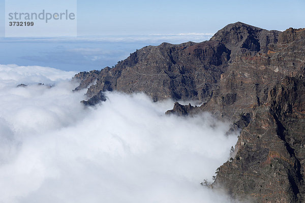 Nationalpark Caldera de Taburiente  rechts Roque de los Muchachos  La Palma  Kanarische Inseln  Kanaren  Spanien Caldera de Taburiente Nationalpark