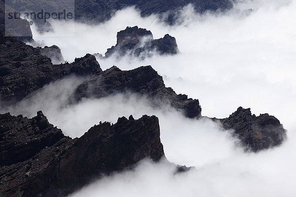 Wolkenmeer im Nationalpark Caldera de Taburiente  La Palma  Kanarische Inseln  Kanaren  Spanien Caldera de Taburiente Nationalpark
