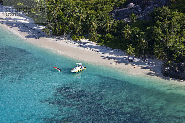 Die Küste vor der Insel Therese  Seychellen  Indischer Ozean  Afrika