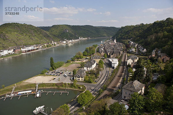 Blick von der Burg Rheinfels auf St Goar  Rhein-Hunsrück-Kreis  Rheinland-Pfalz  Deutschland  Europa