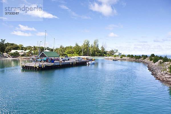 Hafen der Insel La Digue  Insel La Digue  Seychellen  Indischer Ozean  Afrika