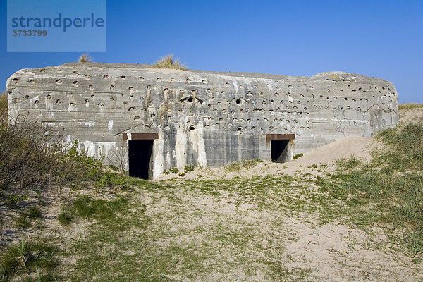 Alter deutscher Luftschutzbunker an der dänischen Nordseeküste  Dänemark