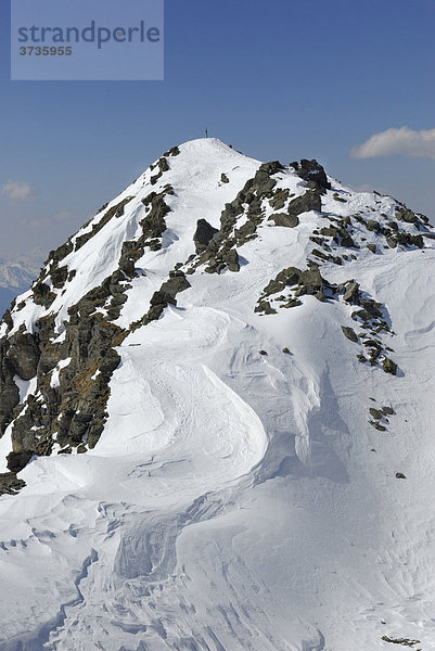 Schneewechte und Berggipfel  Glungezer Tuxer  Voralpen  Tirol  Österreich