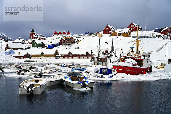 Hafen von Sisimiut  Grönland