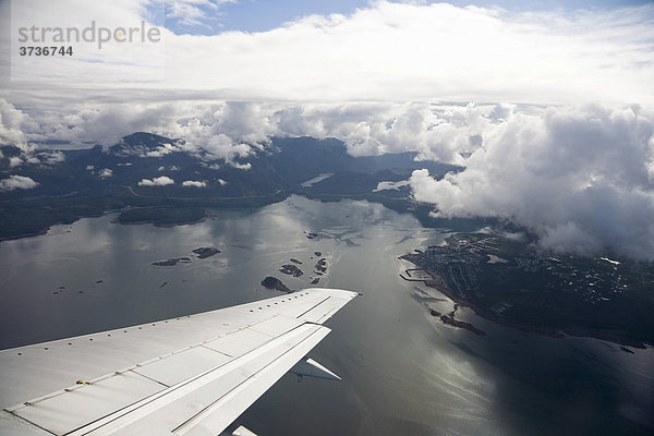 Luftaufnahme aus einem Flugzeug  Inside Passage bei Ketchikan  Südost-Alaska  Alaska  USA  Nordamerika