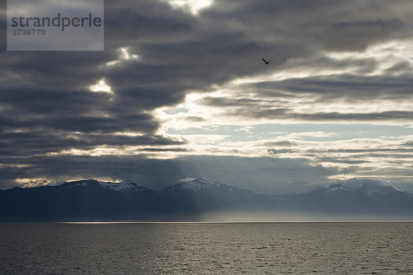 Wolkenstimmung  Inside Passage  Südost-Alaska  Alaska  USA  Nordamerika