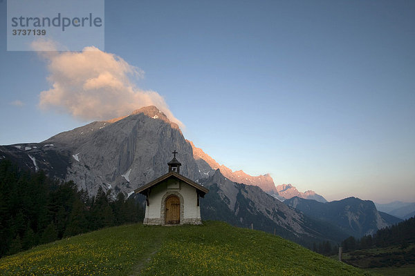 Kapelle bei der Hallerangeralm im Hinterautal  Lafatschertal  Tirol  Österreich  Europa