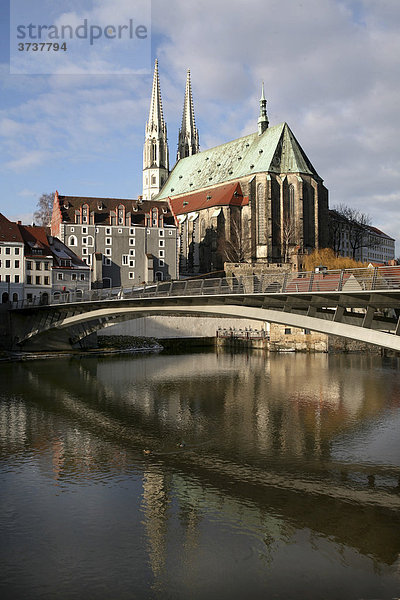 Peterskirche und Altstadtbrücke über die Neiße  Görlitz  Sachsen  Deutschland  Europa