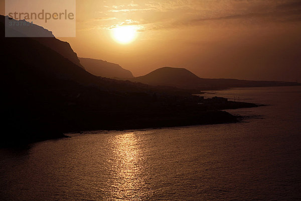 Sonnenuntergang bei Garachico  Teneriffa  Kanarische Inseln  Spanien  Europa