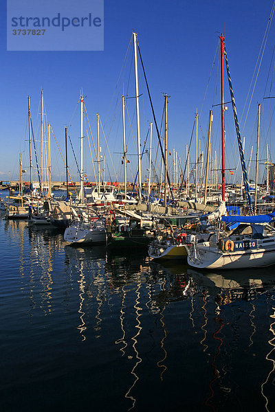 Boote im Hafen  Santa Cruz  Teneriffa  Kanarische Inseln  Spanien  Europa