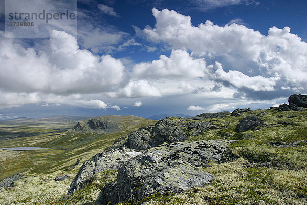 Landschaft  Wolkenformation  im Nationalpark Rondane  Norwegen  Skandinavien  Nordeuropa