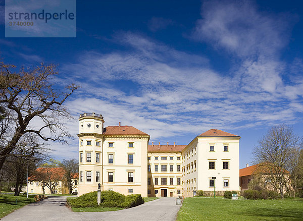 Chateau in Straznice  Hodonin-Gebiet  Süd-Mähren  Tschechische Republik  Europa