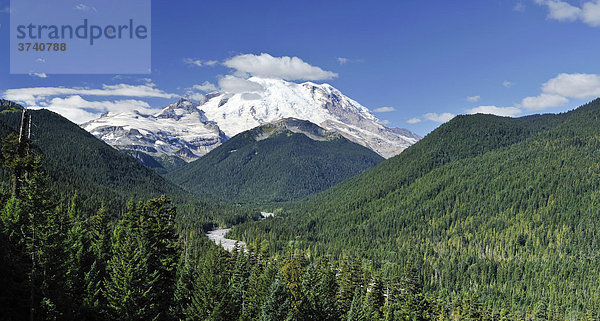 Vergletscherter Gipfel des Mount Rainier  Mt. Rainier National Park  Washington  USA  Nordamerika