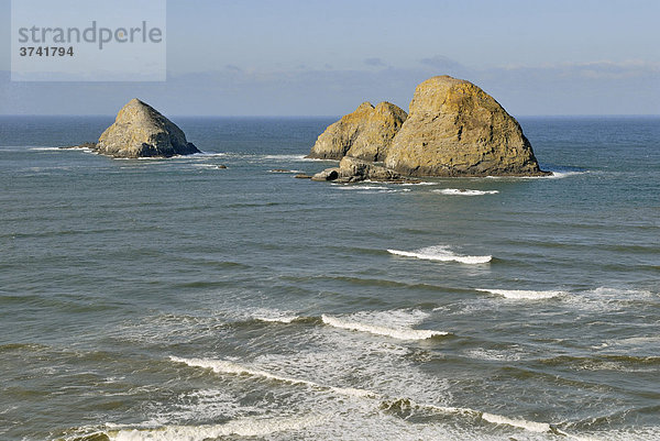 Three Arch Rocks bei Oceanside  Pazifikküste  Oregon USA