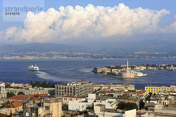 Messina and narrows  panorama view  inner harbour and ferryboat en-route  mainland at back  Sicily  Italy  Europe
