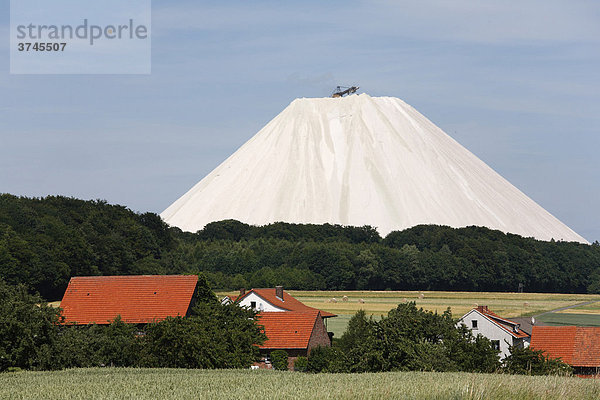 Abraumhalde von Kaliwerk Philipsthal  Rhön  Hessen  Deutschland  Europa