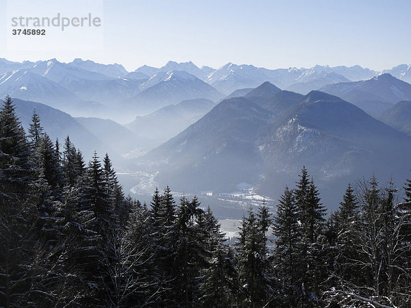 Blick vom Seekar zum Karwendelgebirge  Lenggries  Isarwinkel  Oberbayern  Bayern  Deutschland  Europa