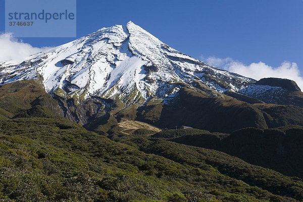 Schneebedeckter Vulkan Mount Egmont  Taranaki  Nordinsel  Neuseeland