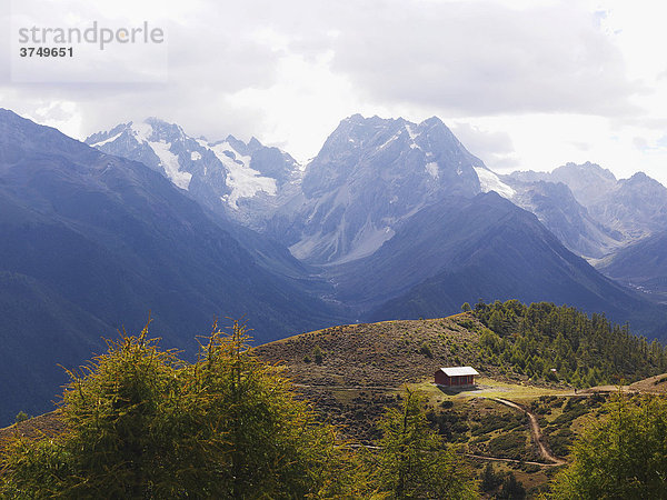 Bergpanorama bei Dechen  chinesisch Shenping  Deqin  Dechen County  Tibet  China  Asien