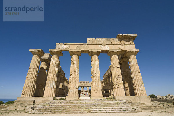 Säulen  Tempel E der Zeusgattin Hera (Juno)  Selinunte (Selinunt)  Sizilien  Italien  Süditalien