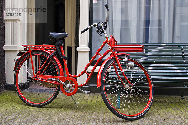 Rotes Holland Fahrrad  Amsterdam  Holland  Niederlande  Europa