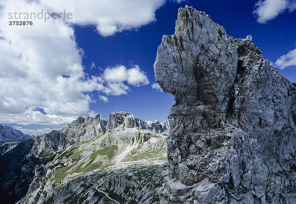 Sextener Dolomiten nahe der Drei Zinnen Hütte  Südtirol  Italien  Europa