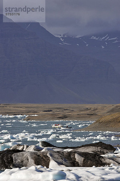 Amphibienfahrzeug  Gletschersee Jökulsarlon  Südküste  Island